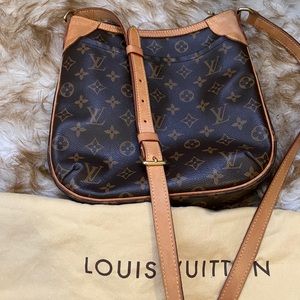 Odeon Louis Vuitton crossbody in good condition!